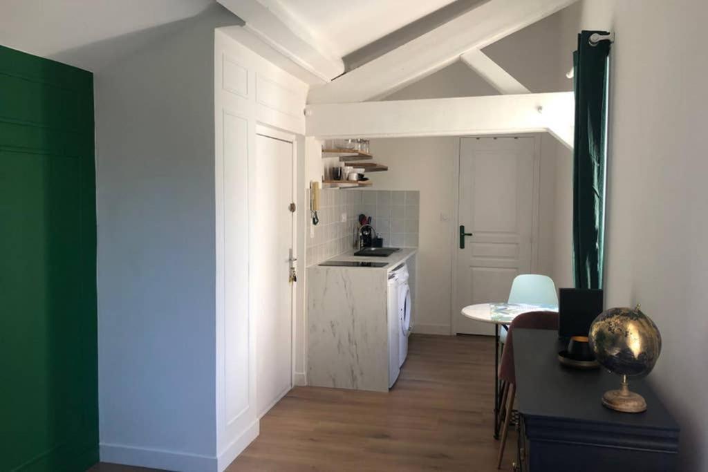 Studio sous les toits Lyon Extérieur photo